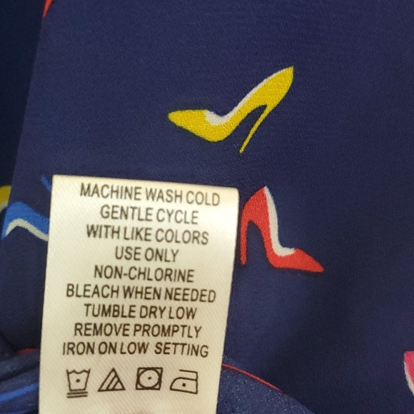 NWT Sunny Leigh Navy High Heels Print Sleeveless Top M - Picture 10 of 13